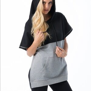 Vivilish Los Angeles Two Color Block Cape Hoodie Size S/M